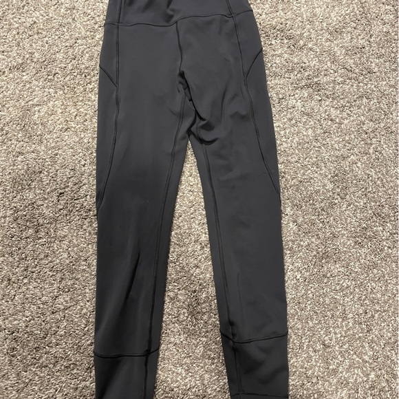 Gently used lululemon 7/8 legging size 6! - Picture 2 of 2